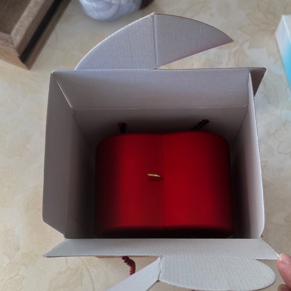 Apple Gift Box - Picture 2 of 15